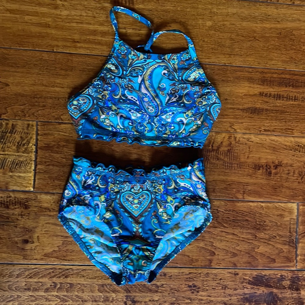 Two piece dance outfit by Countours designed. (Lea Marie) Size CL. Like new